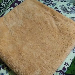 Towel branded Royal wool comfy
